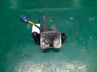 Замок крышки багажника TOYOTA YARIS 05–11 Хэтчбек 1.5 1NZ-FE