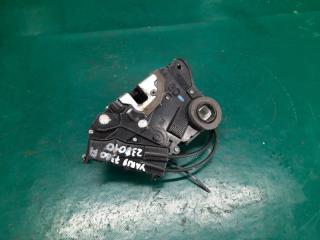 Замок двери передний левый TOYOTA YARIS 05–11 Хэтчбек 1.5 1NZ-FE