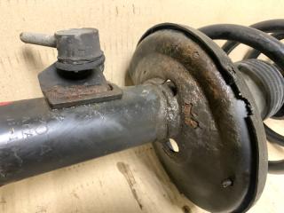 Амортизатор передний левый HIGHLANDER 01-07 2002 Внедорожник 3.0 1MZFE