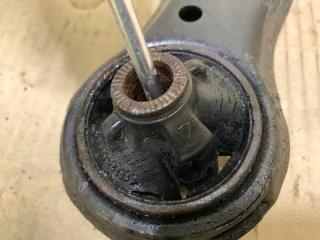 Рычаг передней подвески нижний левый HIGHLANDER 01-07 2002 Внедорожник 3.0 1MZFE