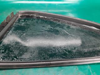 Стекло двери глухое заднее левое YARIS 05–11 2008 Хэтчбек 1.5 1NZ-FE