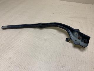 Кронштейн переднего бампера (под фарой) левый HIGHLANDER 01-07 2002 Внедорожник 3.0 1MZFE