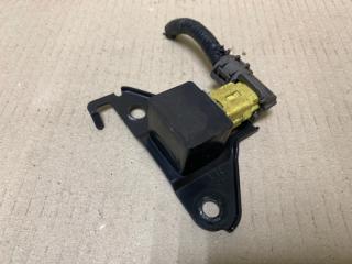 Датчик удара передний правый TOYOTA HIGHLANDER 01-07 2002