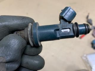 Форсунка топливная HIGHLANDER 01-07 2002 Внедорожник 3.0 1MZFE