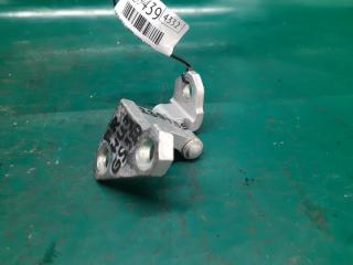 Петля двери нижняя передняя правая LEXUS GS350 GS300 05-11 Седан 3.5