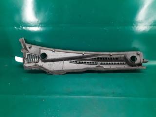 Пластик под лобовое стекло / Жабо левый SUZUKI GRAND VITARA 05-15 Внедорожник 2.7 H27A