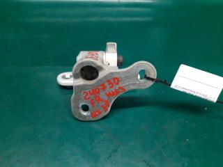 Петля двери нижняя передняя правая INFINITI QX30 16-20 Внедорожник 2.0 20PET