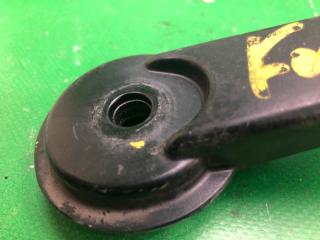 Поводок стеклоочистителя передний правый FOCUS 10-18 2014 BK 2.0 XQDA