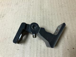 Петля двери нижняя задняя правая VOLKSWAGEN PASSAT B8 14- Седан 2.0 DDSA