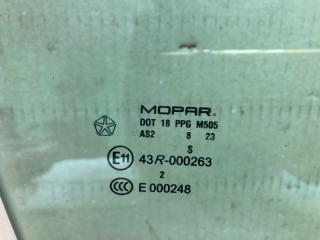 Стекло двери переднее правое 300 04-10 2008 Седан 3.5 EGG