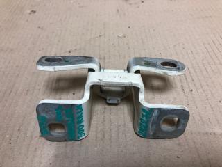 Петля двери нижняя задняя левая CHRYSLER 300 04-10 2008