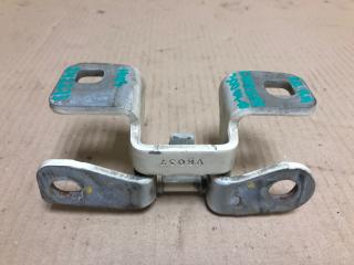 Петля двери нижняя задняя правая CHRYSLER 300 04-10 Седан 3.5 EGG