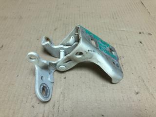 Петля двери верхняя передняя правая 300 04-10 2008 Седан 3.5 EGG