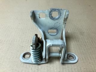 Петля двери нижняя передняя правая 300 04-10 2008 Седан 3.5 EGG