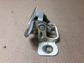 Петля двери верхняя задняя левая 300 04-10 2008 Седан 3.5 EGG