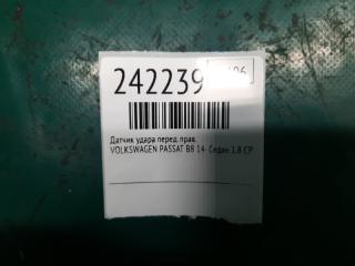 Датчик удара передний правый PASSAT B8 14- 2016 Седан 1.8 CPRA