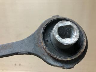 Рычаг передней подвески нижний передний левый 300 04-10 2008 Седан 3.5 EGG