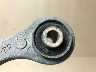 Рычаг задней подвески поперечный верхний правый 300 04-10 2008 Седан 3.5 EGG