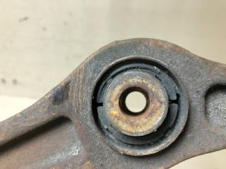 Рычаг передней подвески нижний 300 04-10 2008 Седан 3.5 EGG