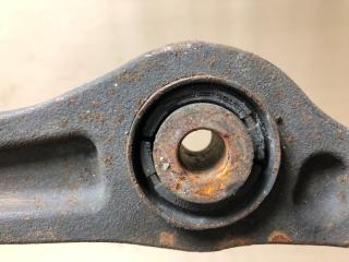 Рычаг передней подвески нижний 300 04-10 2008 Седан 3.5 EGG