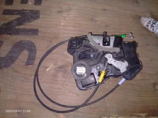 Замок двери передний правый AURIS 06-12