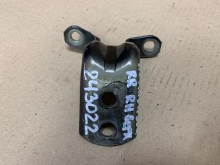 Петля двери верхняя задняя правая INFINITI QX56 / TITAN / ARMADA 04-16 2005 Б/У Петля двери верхняя задняя правая INFINITI QX56 / TITAN / ARMADA 04-16 2005