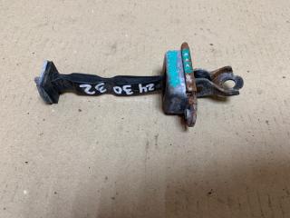 Ограничитель двери задний левый INFINITI QX56 / TITAN / ARMADA 04-16 2005