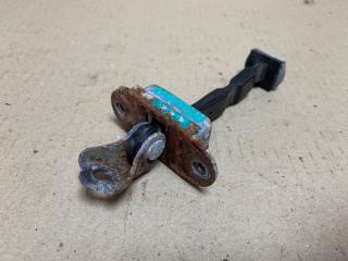 Ограничитель двери задний левый INFINITI QX56 / TITAN / ARMADA 04-16 Внедорожник VK56DE