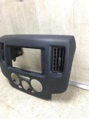 Накладка торпедо под магнитолу NISSAN NV200 USA 13- M20XUS 2.0 MR20DE