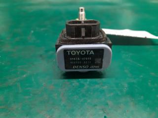 Датчик удара передний левый PRIUS 16- 2016 Хэтчбек 1.8 2ZRFXE