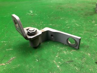 Петля двери верхняя передняя правая FOCUS 10-18 2015 CB8 2.0 XQDA