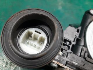 Стеклоподъемник передний левый MATRIX 08-14 2008 Хэтчбек 1.8 2ZRFE