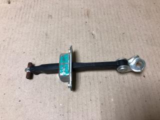 Ограничитель двери передний правый SUZUKI SX4 06-13 Хетчбек 2.0