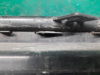 Накладка бампера правая 200 10-14