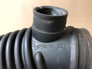 Патрубок воздушного фильтра MAZDA 3 BK 03-08 Седан 2.0