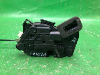 Замок двери передний правый PASSAT B7 11-15 2014 A32 1.8 CPRA