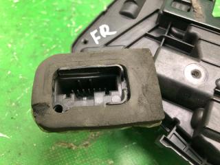 Замок двери передний правый PASSAT B7 11-15 2014 A32 1.8 CPRA