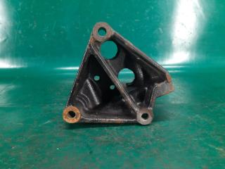 Кронштейн двигателя правый TOYOTA PRIUS 16- Хэтчбек 1.8 2ZRFXE