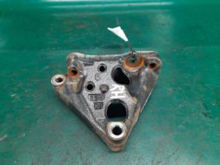 Кронштейн двигателя правый PRIUS 16- 2016 Хэтчбек 1.8 2ZRFXE