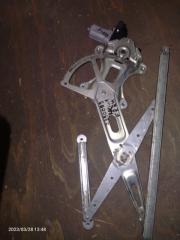 Стеклоподъемник передний правый TOYOTA RAV4 05-12