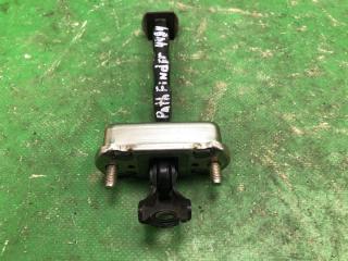 Ограничитель двери передний NISSAN PATHFINDER R52 12-21 R52 3.5 VQ35DD