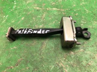 Ограничитель двери задний PATHFINDER R52 12-21 2018 R52 3.5 VQ35DD