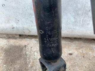 Амортизатор передний правый M35/M45 04-10 2008 Седан 3.5 VQ35DE