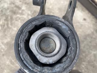 Рычаг передней подвески нижний левый 5 CR 05-10 2008 Минивен 2.3