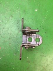 Петля двери верхняя правая PATRIOT 10-17 2012 MK74 2.4 ED3