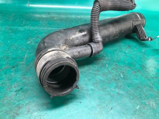 Патрубок воздушного фильтра PASSAT B8 14- 2018 Седан 2.0 DDSA