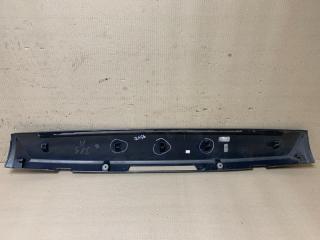 Спойлер крышки багажника QX56 / TITAN / ARMADA 04-16