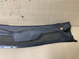 Пластик под лобовое стекло / Жабо HIGHLANDER 01-07