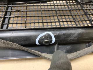 Пластик под лобовое стекло / Жабо VENZA 09-16 2011 Внедорожник 3.5 2GR-FE