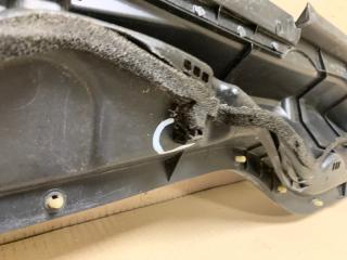 Пластик под лобовое стекло / Жабо VENZA 09-16 2011 Внедорожник 3.5 2GR-FE